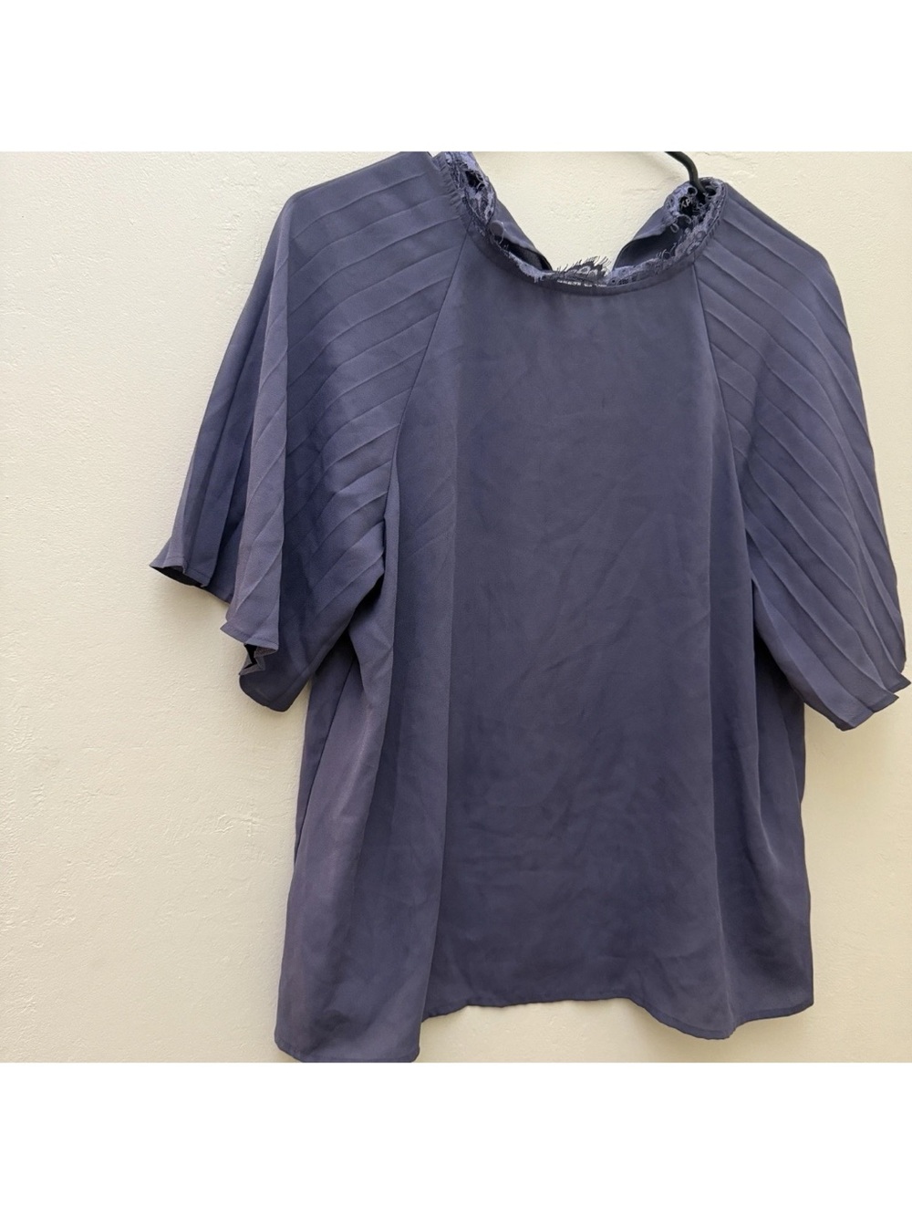 express womens Short-Sleeve Blouse medium m Slate Blue lace trim worn shown A1
